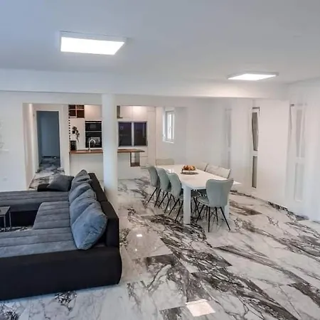 Apartment Luxury Jasna 2 *