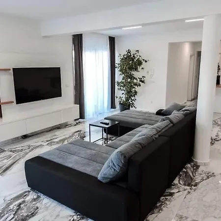 Luxury Jasna 2 *